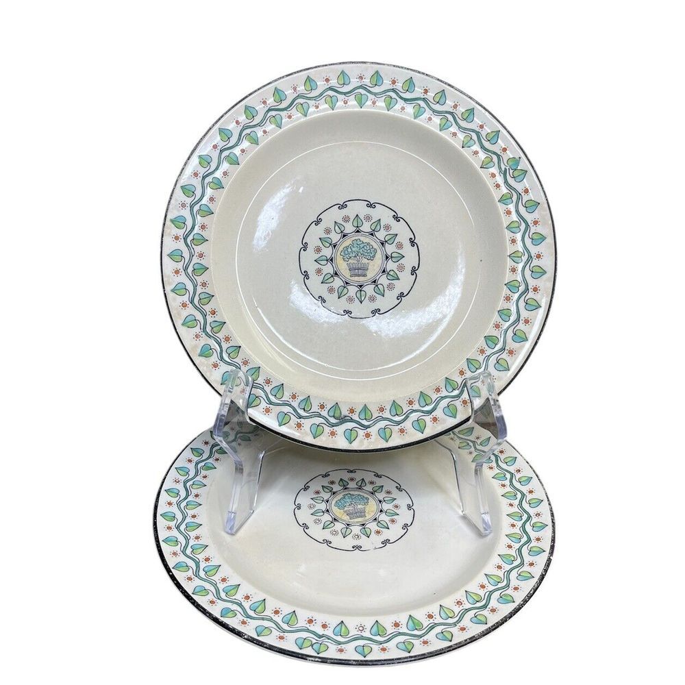 Arts & Crafts Wedgwood Dartmouth Vine‎ Berries Salad Plate Green Orange